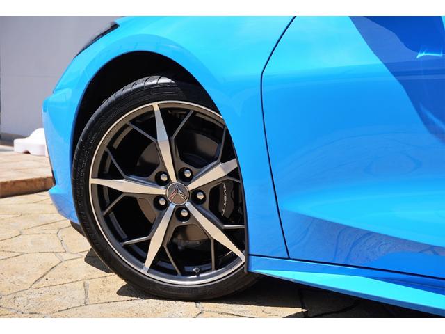 シボレーコルベット ３ＬＴ　自社輸入　左ハンドル　ラピッドブルー　テンションブルー／トワイライトブルーディップコンビレザー　アルカンターラルーフ　トラデントスポーク１９／２０ＡＷ　ＡｐｐｌｅＣａｒｐｌａｙ（22枚目）