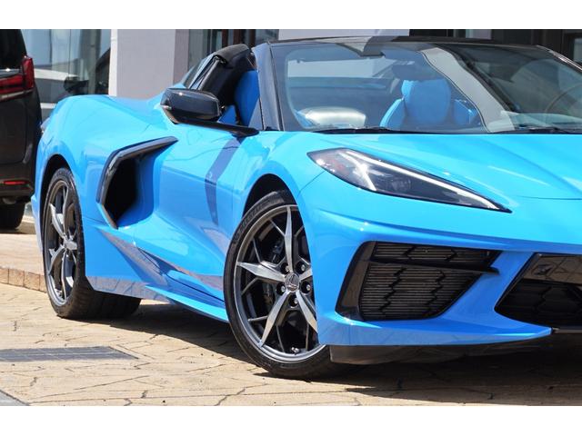シボレーコルベット ３ＬＴ　自社輸入　左ハンドル　ラピッドブルー　テンションブルー／トワイライトブルーディップコンビレザー　アルカンターラルーフ　トラデントスポーク１９／２０ＡＷ　ＡｐｐｌｅＣａｒｐｌａｙ（24枚目）