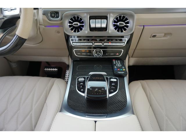 Gクラス G63 AMGレザーエクスクルーシブパッケージ レザーエクスクルーシブPKG HYPERFORGED24 リアエンターHDMI 電動ステップ Fリップ 4本出しマフラー A/Cアンビテント IIDモーションビーム カーボンインテリアPKG(22枚目)