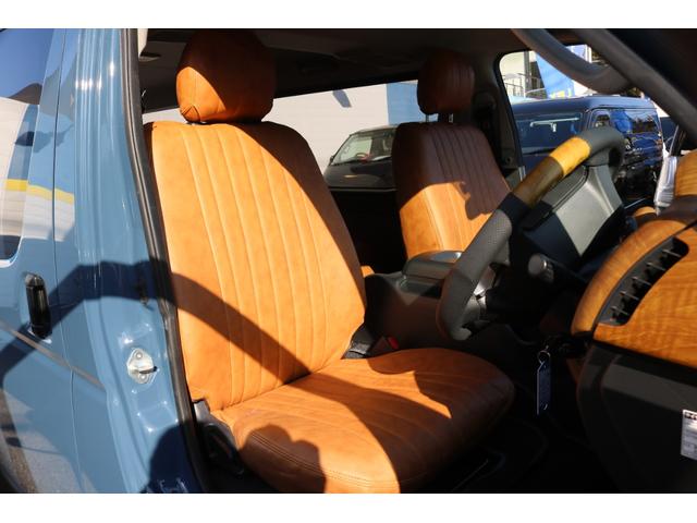 ハイエースバン ロングスーパーＧＬ　リノカ角目４灯ツートンカラーメッキマッドブラック塗装ＦＬＥＸＬＥＤテールＦＬＥＸ１６インチアルミＴＯＹＯタイヤシートカバーベッドキット黄木目インテリアパネルシフトノブステアリングカロツェリアナビＥＴＣ（15枚目）