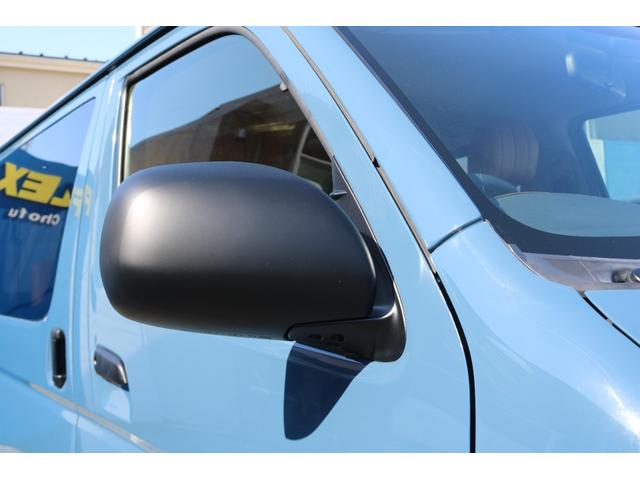 ハイエースバン ロングスーパーＧＬ　リノカ角目４灯ツートンカラーメッキマッドブラック塗装ＦＬＥＸＬＥＤテールＦＬＥＸ１６インチアルミＴＯＹＯタイヤシートカバーベッドキット黄木目インテリアパネルシフトノブステアリングカロツェリアナビＥＴＣ（39枚目）