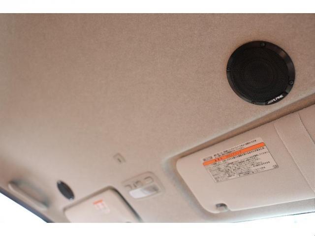 ハイエースバン ロングスーパーＧＬ　丸目フェイスツートンカラーＤＥＡＮ１６インチアルミクラシックオーバルタイヤＢＩＧ－ＸナビＥＴＣフリップダウンモニターメティオサウンドＦＬＥＸシートカバーベッドキット黄木目インテリアパネルステアリング（5枚目）