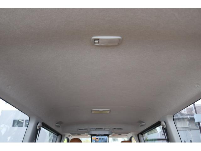 ハイエースバン ロングスーパーＧＬ　丸目フェイスツートンカラーＤＥＡＮ１６インチアルミクラシックオーバルタイヤＢＩＧ－ＸナビＥＴＣフリップダウンモニターメティオサウンドＦＬＥＸシートカバーベッドキット黄木目インテリアパネルステアリング（31枚目）