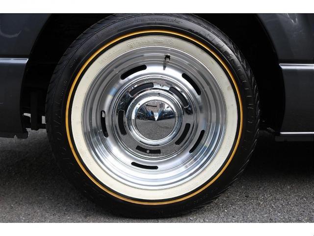 ハイエースバン ロングスーパーＧＬ　丸目フェイスツートンカラーＤＥＡＮ１６インチアルミクラシックオーバルタイヤＢＩＧ－ＸナビＥＴＣフリップダウンモニターメティオサウンドＦＬＥＸシートカバーベッドキット黄木目インテリアパネルステアリング（48枚目）