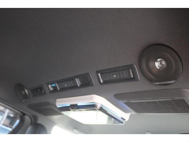 ハイエースバン スーパーＧＬ　ダークプライムＩＩ　カロッツェリアディスプレイオーディオＥＴＣ２．０フリップダウンモニタールーフスピーカーＦＬＥＸ１６インチアルミダンロップタイヤＴ－ＦｏｒｃｅスポイラーＦＬＥＸＬＥＤテールメッキ部マッドブラック塗装（5枚目）