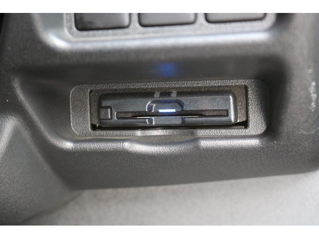 ハイエースバン スーパーＧＬ　ダークプライムＩＩ　カロッツェリアディスプレイオーディオＥＴＣ２．０フリップダウンモニタールーフスピーカーＦＬＥＸ１６インチアルミダンロップタイヤＴ－ＦｏｒｃｅスポイラーＦＬＥＸＬＥＤテールメッキ部マッドブラック塗装（19枚目）