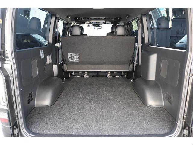ハイエースバン スーパーＧＬ　ダークプライムＩＩ　カロッツェリアディスプレイオーディオＥＴＣ２．０フリップダウンモニタールーフスピーカーＦＬＥＸ１６インチアルミダンロップタイヤＴ－ＦｏｒｃｅスポイラーＦＬＥＸＬＥＤテールメッキ部マッドブラック塗装（21枚目）