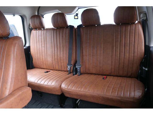 ハイエースワゴン GL Renocaコーストライン角目4灯メッキ部マッドブラック塗装FLEX16インチアルミTOYOタイヤFLEXLEDテールオーバーフェンダーカロッツェリアナビETCフリップダウンモニターシートカバー(19枚目)