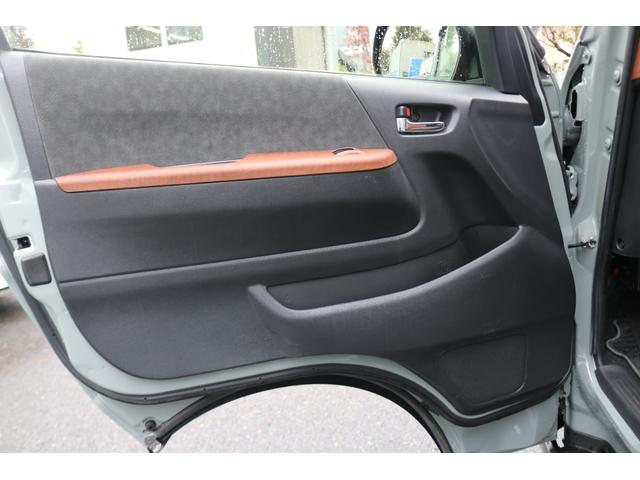 ハイエースワゴン GL Renocaコーストライン角目4灯メッキ部マッドブラック塗装FLEX16インチアルミTOYOタイヤFLEXLEDテールオーバーフェンダーカロッツェリアナビETCフリップダウンモニターシートカバー(33枚目)