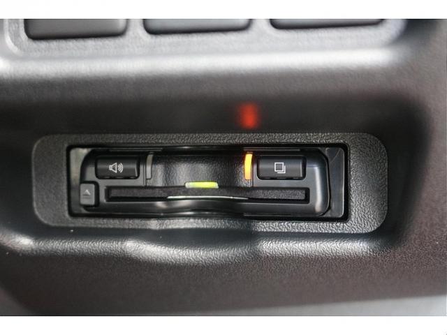 ハイエースワゴン ＧＬ　ロング　内装架装ｖａｒｉｏｕｓシートカバーＢＩＧ－ＸナビＥＴＣ２．０ＨＤＭＩフリップダウンモニターフロントスポイラーオーバーフェンダーＦＬＥＸＬＥＤテールローダウンＦＬＥＸ１７インチアルミナスカータイヤ（11枚目）