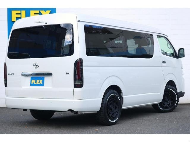 ハイエースワゴン ＧＬ　シートアレンジｎｅｃｒｏｓｓ床張り施工ＢＩＧ－ＸナビＥＴＣ２．０フリップダウンモニターシートカバーＴ－ＦｏｒｃｅスポイラーオーバーフェンダーＴＯＹＯタイヤＦＬＥＸ１６インチアルミＦＬＥＸＬＥＤテール（8枚目）