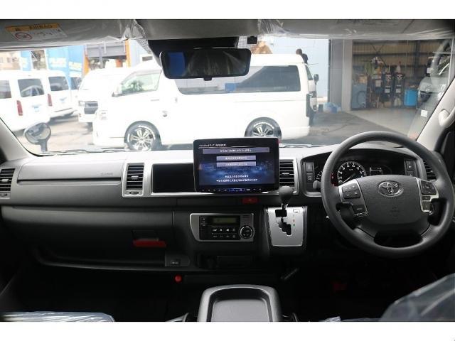ハイエースワゴン ＧＬ　シートアレンジｎｅｃｒｏｓｓ床張り施工ＢＩＧ－ＸナビＥＴＣ２．０フリップダウンモニターシートカバーＴ－ＦｏｒｃｅスポイラーオーバーフェンダーＴＯＹＯタイヤＦＬＥＸ１６インチアルミＦＬＥＸＬＥＤテール（9枚目）