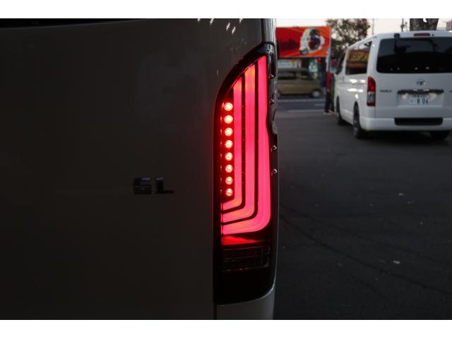 ハイエースワゴン ＧＬ　シートアレンジｎｅｃｒｏｓｓ床張り施工ＢＩＧ－ＸナビＥＴＣ２．０フリップダウンモニターシートカバーＴ－ＦｏｒｃｅスポイラーオーバーフェンダーＴＯＹＯタイヤＦＬＥＸ１６インチアルミＦＬＥＸＬＥＤテール（37枚目）