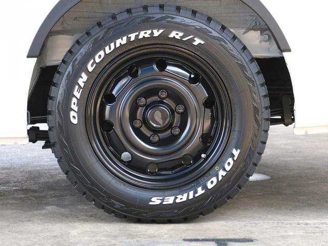 ハイエースバン ロングDX キャンピングWoodVillageメッキ部マッドブラック塗装FLEXテールシートカバーFLEX16インチアルミTOYOタイヤオーバーフェンダーT-Forcスポイラー床張り施工BIG-XナビETC2.0(19枚目)