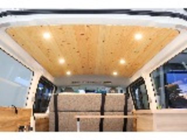 ハイエースバン ロングDX キャンピングWoodVillageメッキ部マッドブラック塗装FLEXテールシートカバーFLEX16インチアルミTOYOタイヤオーバーフェンダーT-Forcスポイラー床張り施工BIG-XナビETC2.0(21枚目)