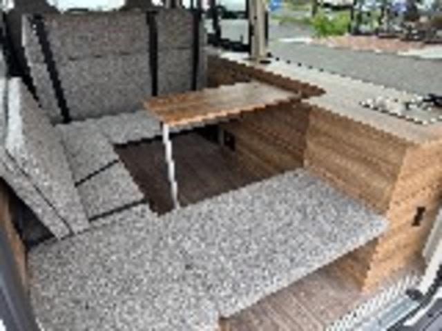 ハイエースバン ロングDX キャンピングWoodVillageメッキ部マッドブラック塗装FLEXテールシートカバーFLEX16インチアルミTOYOタイヤオーバーフェンダーT-Forcスポイラー床張り施工BIG-XナビETC2.0(26枚目)