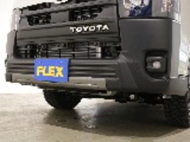 ハイエースバン ロングDX キャンピングWoodVillageメッキ部マッドブラック塗装FLEXテールシートカバーFLEX16インチアルミTOYOタイヤオーバーフェンダーT-Forcスポイラー床張り施工BIG-XナビETC2.0(33枚目)