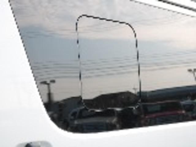 ハイエースバン ロングDX キャンピングWoodVillageメッキ部マッドブラック塗装FLEXテールシートカバーFLEX16インチアルミTOYOタイヤオーバーフェンダーT-Forcスポイラー床張り施工BIG-XナビETC2.0(34枚目)