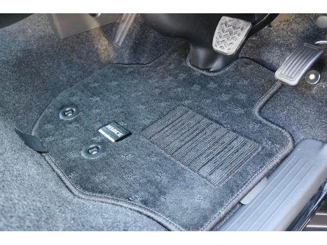 ハイエースバン スーパーＧＬ　ダークプライムＩＩ　アルパイン　ＢＩＧ－Ｘ１１インチナビメカレスＥＴＣ２．０ベッドキットＦＬＥＸボンネットフロントスポイラーオーバーフェンダーＬＥＤテールＦＬＥＸ１８インチアルミヨコハマタイヤメッキ部ブラック塗装（21枚目）