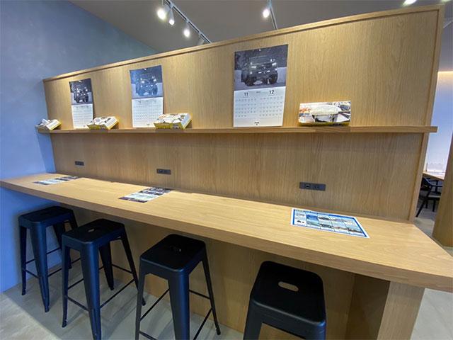 ハイエースバン スーパーＧＬ　ダークプライムＩＩ　アルパイン　ＢＩＧ－Ｘ１１インチナビメカレスＥＴＣ２．０ベッドキットＦＬＥＸボンネットフロントスポイラーオーバーフェンダーＬＥＤテールＦＬＥＸ１８インチアルミヨコハマタイヤメッキ部ブラック塗装（45枚目）