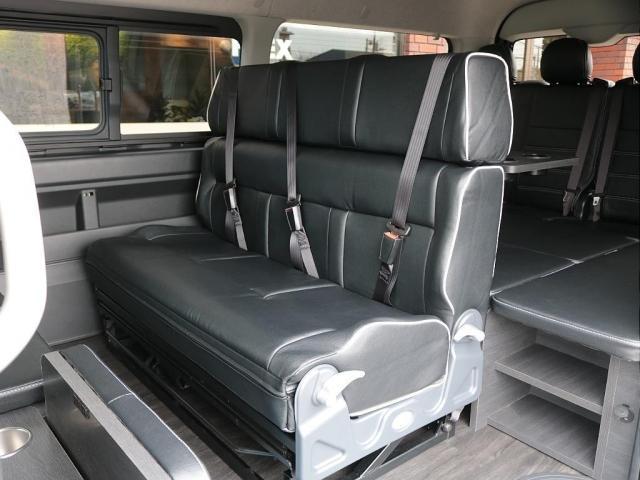 ハイエースワゴン ＧＬ　ａｃｒｏｓｓＦＬＥＸフロントスポイラーＦＬＥＸ１７インチアルミナスカータイヤローダウンオーバーフェンダーＦＬＥＸＬＥＤテールカロッツェリアナビＥＴＣフリップダウンモニター床張り施工（3枚目）