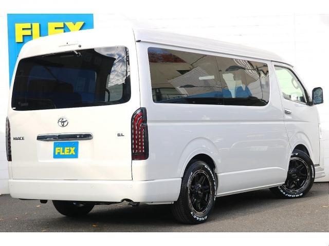 ハイエースワゴン ＧＬ　ａｃｒｏｓｓＦＬＥＸフロントスポイラーＦＬＥＸ１７インチアルミナスカータイヤローダウンオーバーフェンダーＦＬＥＸＬＥＤテールカロッツェリアナビＥＴＣフリップダウンモニター床張り施工（8枚目）