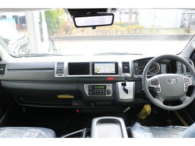 ハイエースワゴン ＧＬ　ａｃｒｏｓｓＦＬＥＸフロントスポイラーＦＬＥＸ１７インチアルミナスカータイヤローダウンオーバーフェンダーＦＬＥＸＬＥＤテールカロッツェリアナビＥＴＣフリップダウンモニター床張り施工（9枚目）