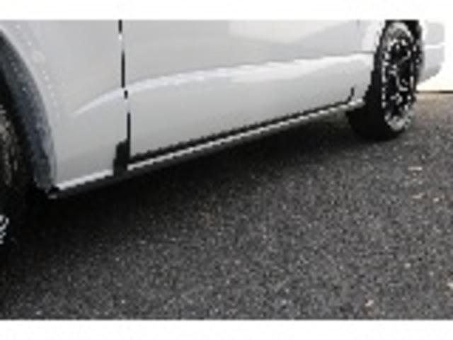ハイエースワゴン ＧＬ　ａｃｒｏｓｓＦＬＥＸフロントスポイラーＦＬＥＸ１７インチアルミナスカータイヤローダウンオーバーフェンダーＦＬＥＸＬＥＤテールカロッツェリアナビＥＴＣフリップダウンモニター床張り施工（22枚目）