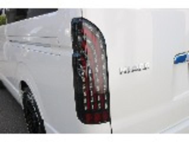 ハイエースワゴン ＧＬ　ａｃｒｏｓｓＦＬＥＸフロントスポイラーＦＬＥＸ１７インチアルミナスカータイヤローダウンオーバーフェンダーＦＬＥＸＬＥＤテールカロッツェリアナビＥＴＣフリップダウンモニター床張り施工（24枚目）