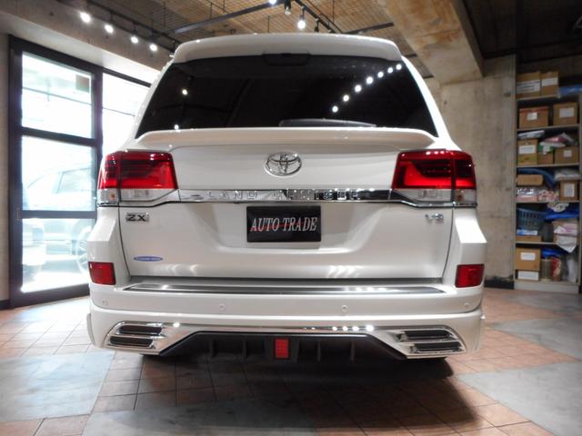 TOYOTA LAND CRUISER ZX | 2016 | PEARL WHITE | 40000 km TOYOTA LAND CRUISER ZX | 2016 | PEARL WHITE | 40000 km