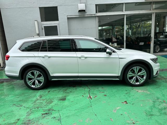 パサートオールトラック ＴＤＩ　４モーション　アドバンス　スペアキー　記録簿　禁煙車（6枚目）
