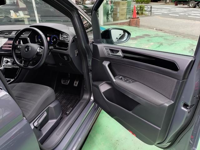 ゴルフトゥーラン ＴＳＩ　Ｒライン　パノラマサンルーフ　前後ドラレコ　ＡＣＣ　軽減ブレーキ　フロントアシスト　レンアシ　パーキングアシスト　デジタルメーター　前後席シートヒーター　ダイナミックライトアシスト　ＣａｒＰｌａｙ　禁煙（15枚目）