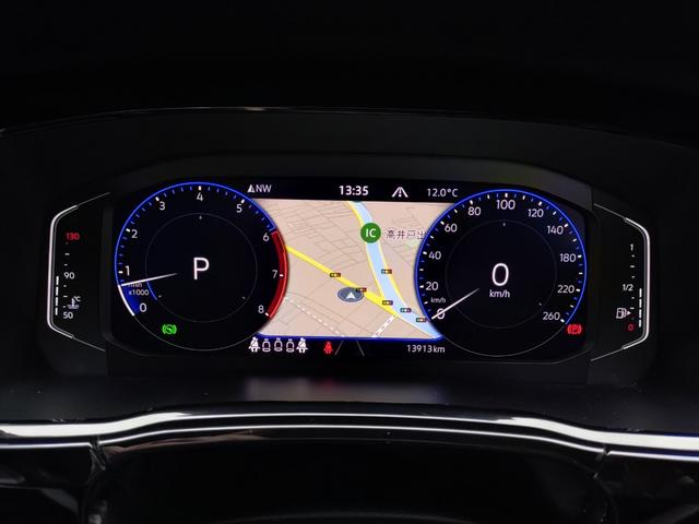 ゴルフトゥーラン ＴＳＩ　Ｒライン　パノラマサンルーフ　前後ドラレコ　ＡＣＣ　軽減ブレーキ　フロントアシスト　レンアシ　パーキングアシスト　デジタルメーター　前後席シートヒーター　ダイナミックライトアシスト　ＣａｒＰｌａｙ　禁煙（22枚目）