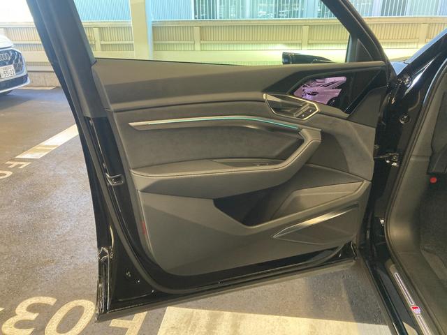 Ｑ８スポーツバック ｅ－トロン ５５ｅ－トロンクワトロ　Ｓライン　Ａｕｄｉ認定中古車　ブラックスタイリングＰＫＧ　サイレンスＰＫＧ　インテリアＰＫＧ　２１インチホイール　アダプティブクルコン　レーンアシスト　サイドアシスト　全方位カメラ　電動リアゲート（42枚目）