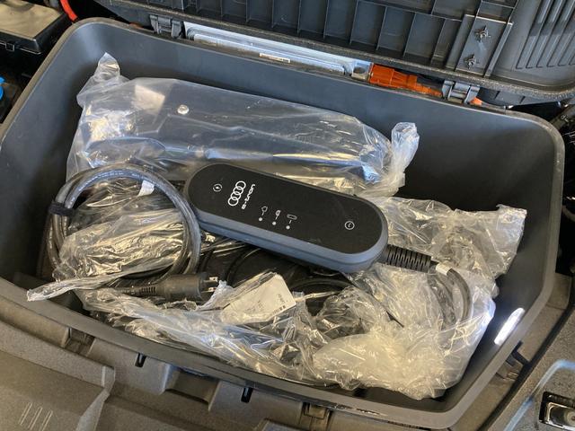 Ｑ８スポーツバック ｅ－トロン ５５ｅ－トロンクワトロ　Ｓライン　Ａｕｄｉ認定中古車　ブラックスタイリングＰＫＧ　サイレンスＰＫＧ　インテリアＰＫＧ　２１インチホイール　アダプティブクルコン　レーンアシスト　サイドアシスト　全方位カメラ　電動リアゲート（48枚目）