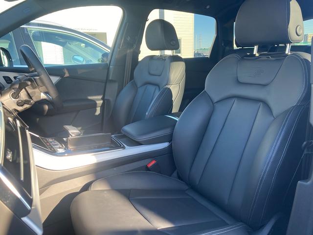 「Ａｕｄｉ認定中古車延長保証」もご用意しております。有償にてさらに１年延長することの出来る制度です。詳しくは販売店スタッフまでお気軽にお問い合わせください　０２８−６５８−２３３０