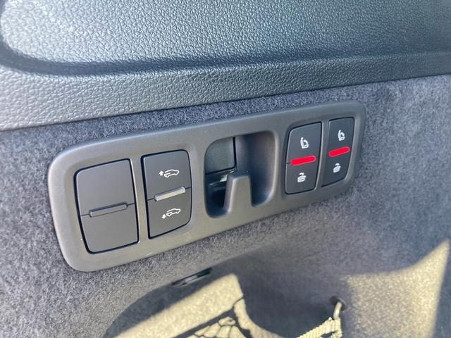 事故や故障の予期せぬトラブル時に、２４時間３６５日年中無休体制で対応。全国ネットワークを最大限に活用し、応急処置のアドバイス、出張応急処置や牽引搬送等を迅速に行います　０２８−６５８−２３３０