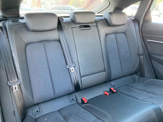 ｅ－トロンスポーツバック ５５クワトロ　Ｓライン　Ａｕｄｉ認定中古車　パノラマサンルーフ　元デモカー　Ｓライン　４ゾーンエアコン　エアクオリティパッケージ　サイレンスパッケージ　バーチャルエクステリアミラー　２１インチアルミホイール　運転支援機能（7枚目）