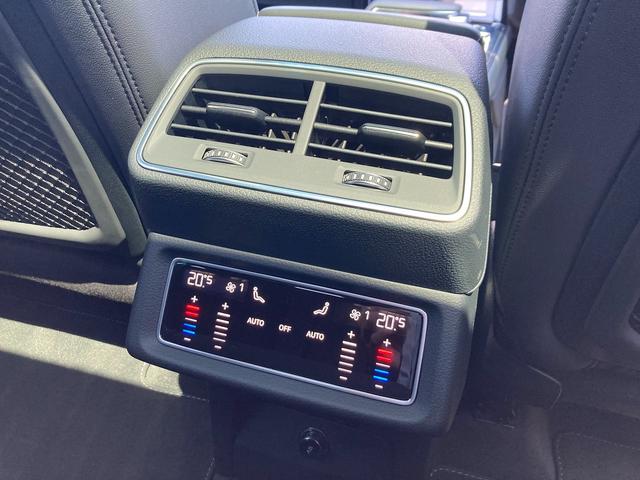 ｅ－トロンスポーツバック ５５クワトロ　Ｓライン　Ａｕｄｉ認定中古車　パノラマサンルーフ　元デモカー　Ｓライン　４ゾーンエアコン　エアクオリティパッケージ　サイレンスパッケージ　バーチャルエクステリアミラー　２１インチアルミホイール　運転支援機能（11枚目）