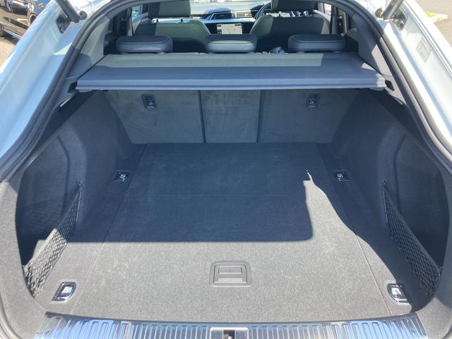 ｅ－トロンスポーツバック ５５クワトロ　Ｓライン　Ａｕｄｉ認定中古車　パノラマサンルーフ　元デモカー　Ｓライン　４ゾーンエアコン　エアクオリティパッケージ　サイレンスパッケージ　バーチャルエクステリアミラー　２１インチアルミホイール　運転支援機能（12枚目）