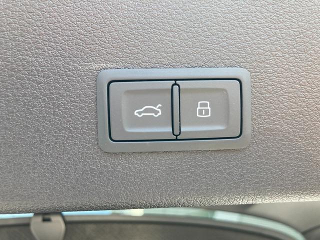 ｅ－トロンスポーツバック ５５クワトロ　Ｓライン　Ａｕｄｉ認定中古車　パノラマサンルーフ　元デモカー　Ｓライン　４ゾーンエアコン　エアクオリティパッケージ　サイレンスパッケージ　バーチャルエクステリアミラー　２１インチアルミホイール　運転支援機能（13枚目）