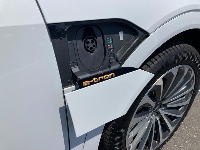 ｅ－トロンスポーツバック ５５クワトロ　Ｓライン　Ａｕｄｉ認定中古車　パノラマサンルーフ　元デモカー　Ｓライン　４ゾーンエアコン　エアクオリティパッケージ　サイレンスパッケージ　バーチャルエクステリアミラー　２１インチアルミホイール　運転支援機能（45枚目）