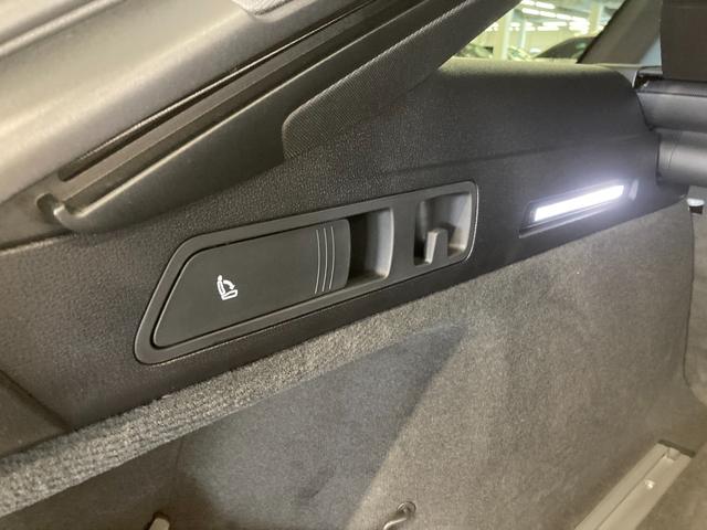 エンジンやトランスミッション等の主要部品を含むほぼ全ての部品を、走行距離に関係なく保証します。万一、修理が必要な場合でも工賃や部品代等は無償です。保証期間はスタッフまでお尋ねください