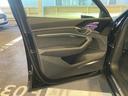 ５５ｅ－トロンクワトロ　Ｓライン　Ａｕｄｉ認定中古車　ブラックスタイリングＰＫＧ　サイレンスＰＫＧ　インテリアＰＫＧ　２１インチホイール　アダプティブクルコン　レーンアシスト　サイドアシスト　全方位カメラ　電動リアゲート（42枚目）