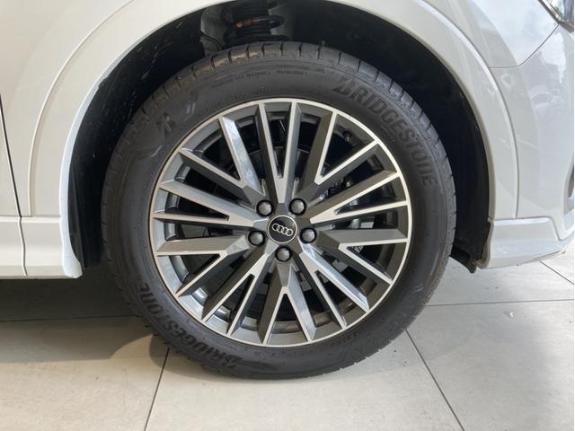 Ｑ３スポーツバック ３５ＴＦＳＩ　Ｓライン　メモリーナビ　ＥＴＣ　本革シート　電動シート　シートヒーター　フルセグＴＶ　ヒルディセントコントロール　全周囲カメラ　レーンキープアシスト　衝突被害軽減ブレーキ　アダプティブクルーズコントロール（11枚目）