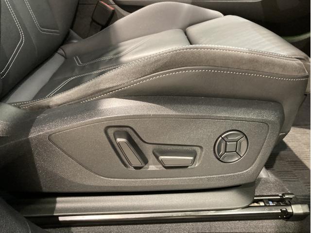 Ｑ３ ３５ＴＤＩクワトロ　Ｓライン　４ＷＤ　メモリーナビ　ＥＴＣ　衝突被害軽減ブレーキ　アダプティブクルーズコントロール　レーンキープアシスト　障害物センサー　ヒルディセントコントロール　本革シート　ＬＥＤヘッドライト　アルミホイール（17枚目）