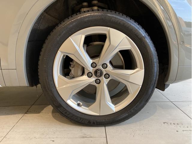 Q5 40TDIクワトロ Sライン 4WD HDDナビ ETC アダプティブクルーズコントロール レーンキープアシスト パーキングアシスト 障害物センサー バックカメラ ヒルディセントコントロール シートヒーター LEDヘッドライト(11枚目)