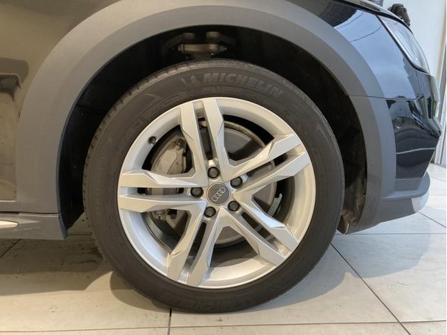 Ａ４オールロードクワトロ ベースグレード　４ＷＤ　メモリーナビ　ＥＴＣ　衝突被害軽減ブレーキ　アダプティブクルーズコントロール　レーンキープアシスト　障害物センサー　全周囲カメラ　本革シート　シートヒーター　ＬＥＤヘッドライト　ルーフレール（11枚目）
