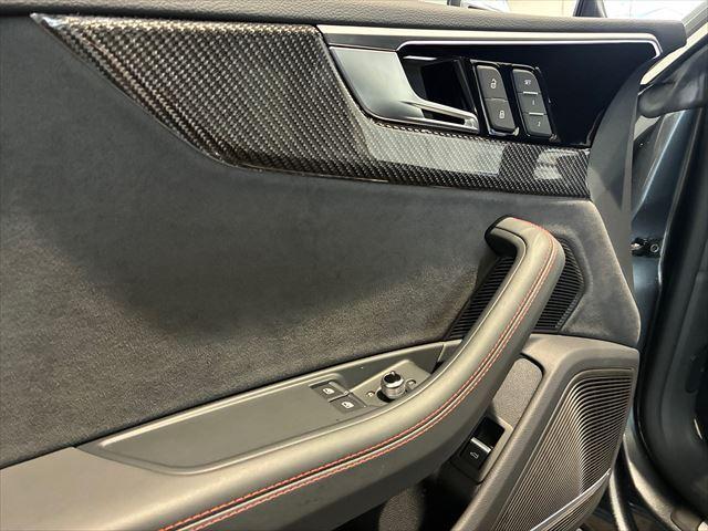 ＲＳ５ ベースグレード　４ＷＤ　メモリーナビ　ＥＴＣ　衝突被害軽減ブレーキ　アダプティブクルーズコントロール　レーンキープアシスト　障害物センサー　全周囲カメラ　ドライブレコーダー　本革シート　ＬＥＤヘッドライト　電動シート（17枚目）