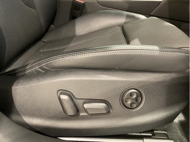 A3 スポーツバック30TFSI スポーツ メモリーナビ ETC 衝突被害軽減ブレーキ アダプティブクルーズコントロール レーンキープアシスト バックカメラ オートマチックハイビーム シートヒーター LEDヘッドライト アルミホイール 禁煙車(16枚目)